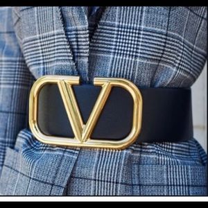 7 cm valentino black belt. Size 90.